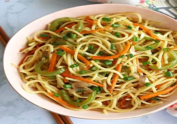Hakka Noodles