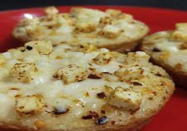 Paneer Garlic Bread 