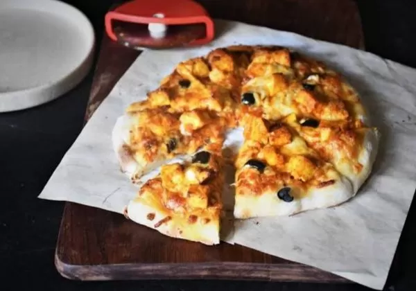 Panner Makhani Pizza Large