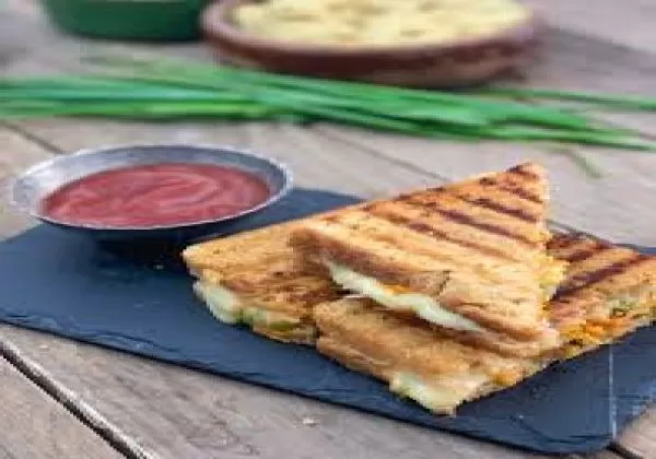 Maxican Cheese Pizza Sandwich 