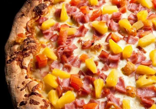 Pineapple Pizza 