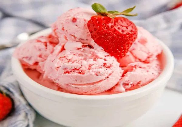 Strawberry Icecream 1 Scoop 