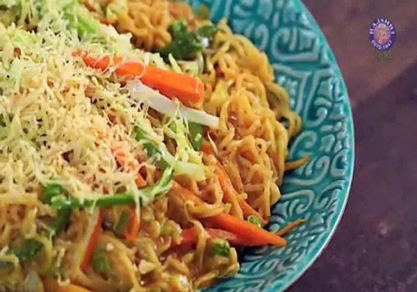 Kulhad Veg Cheese Maggi